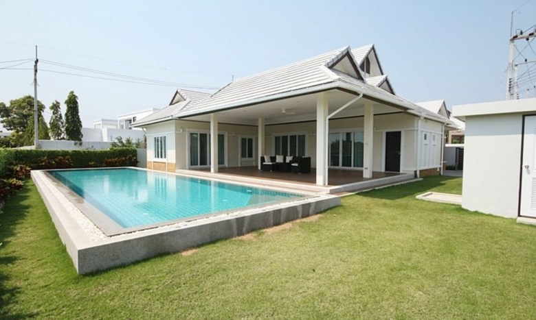 Emerald Valley Hua Hin Luxury Pool Villa For Sale in Soi 112 Near Banyan Golf