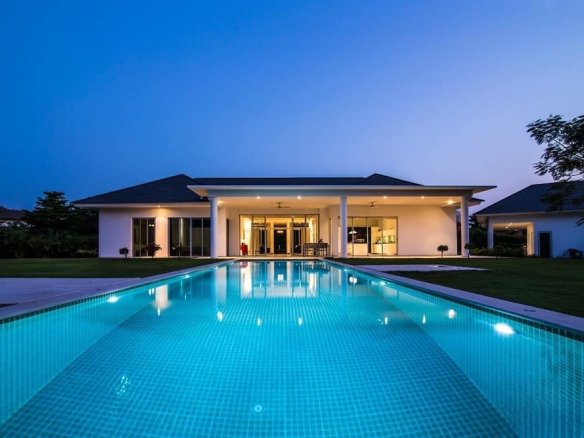 Luxury Pool Villa For Sale in Hua Hin at Baan Ing Phu Estate
