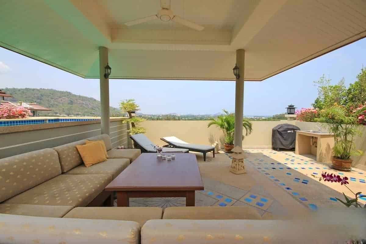 Luxury Hua Hin Penthouse for Sale with Stunning Ocean Views Luxury Hua Hin Penthouse for Sale with Stunning Ocean Views