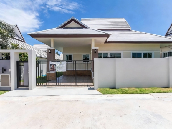 Luxury Retirement Villas For Sale in Emerald Valley Hua Hin Near Banyan Golf Course