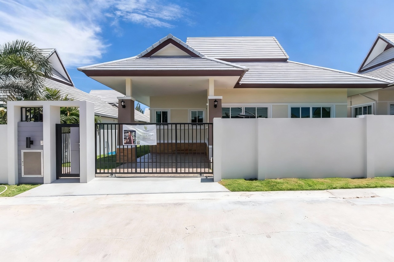 Luxury Retirement Villas For Sale in Emerald Valley Hua Hin Near Banyan Golf Course