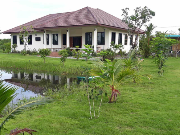 Spacious Family Home for Sale in Hua Hin’s Hin Lek Fai