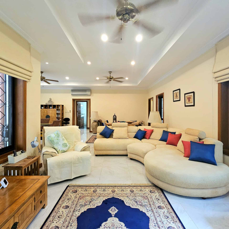 Fully Furnished Private Pool Villa For Sale in Hua Hin Soi 114