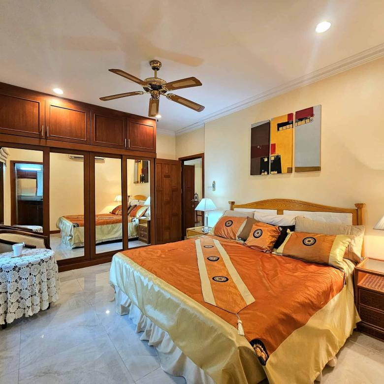 Fully Furnished Private Pool Villa For Sale in Hua Hin Soi 114