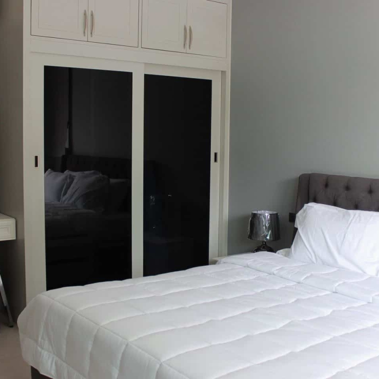 Villa Bedroom Mountain View Window