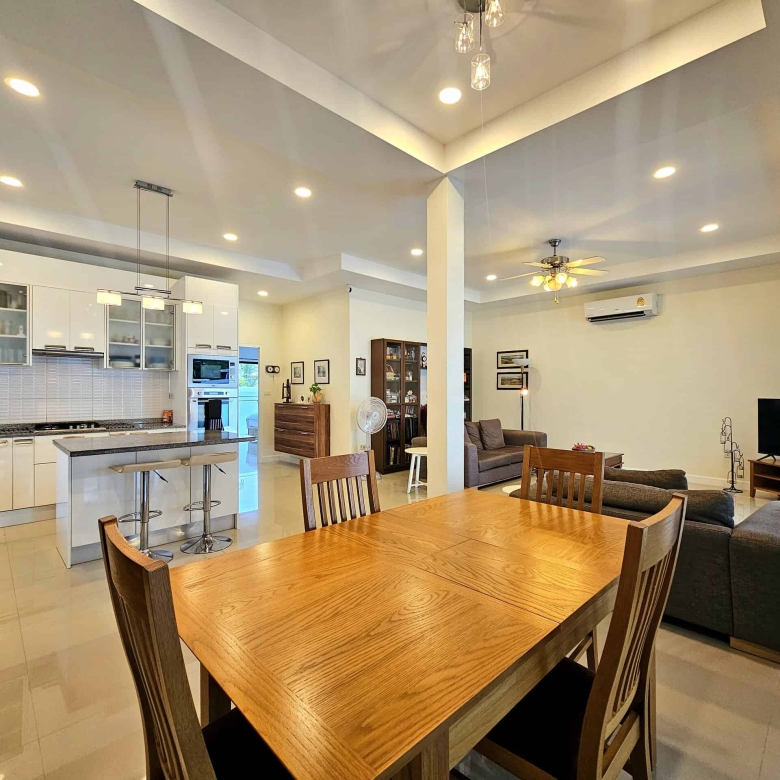 Luxury Pool Villa Pranburi Property Deal