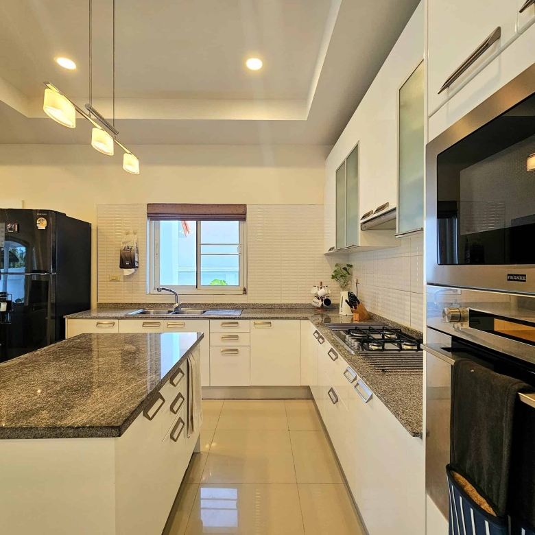 Baan Yu Yen Luxury Villa Investment Sale