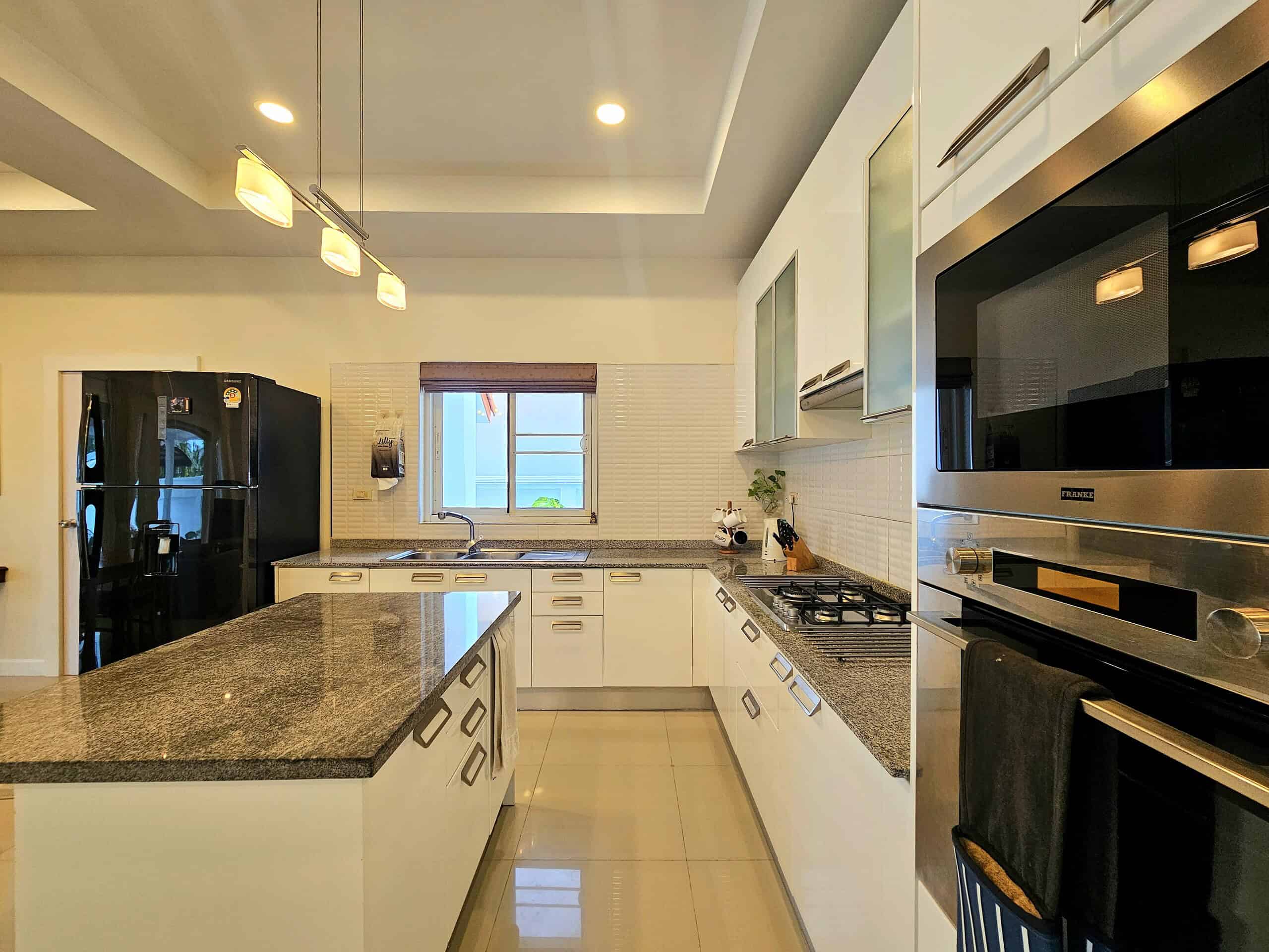 Villa Sale Hua Hin Modern Pool Baan Yu Yen Luxury Villa Investment Sale