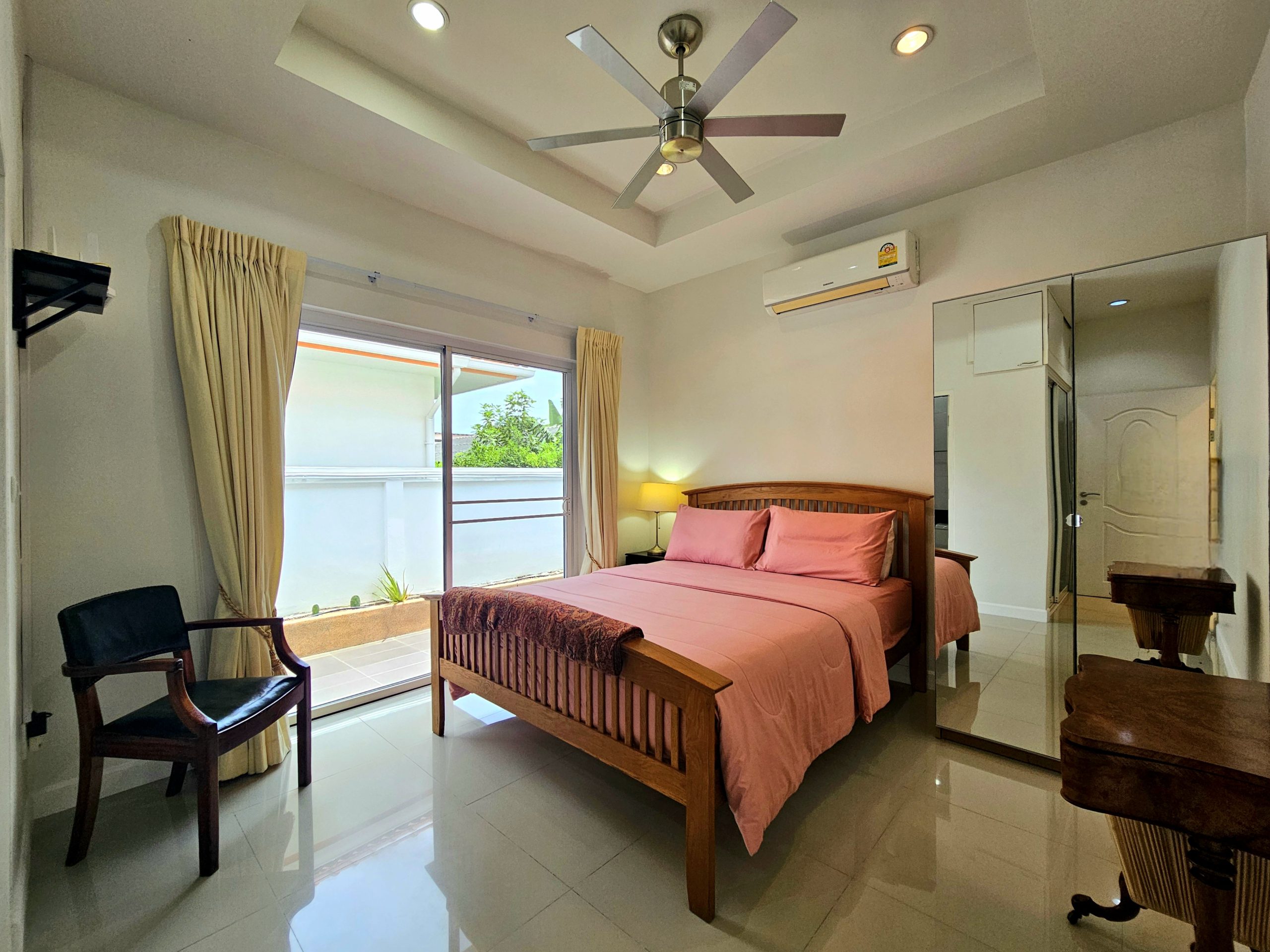 Luxury Baan Yu Yen Villa Pranburi Investment