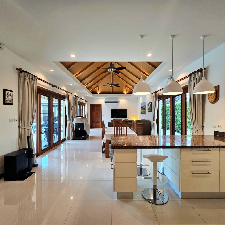 Elegant Villa Tropical Style Balinese Architecture