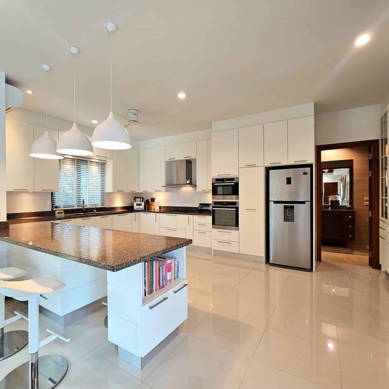 Premium Villa Modern Balinese Architecture Style