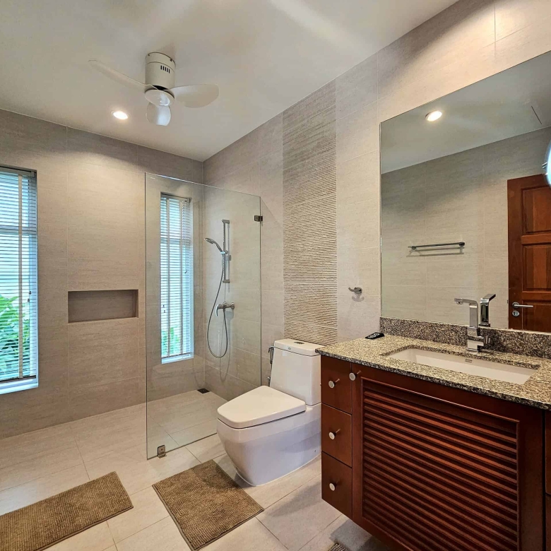 Stunning Villa Modern Balinese Style Community
