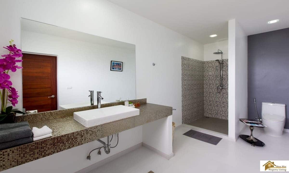 Stunning Villa Black Mountain Hua Hin Impressive Villa with Extensive Grounds Near Golf Course