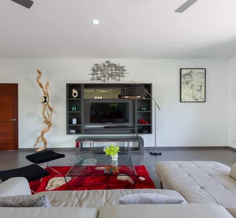 Exceptional Hua Hin Villa with Golf Resort Proximity