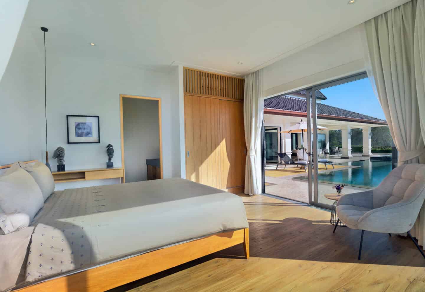 Estate Villa Spacious Pool Sale