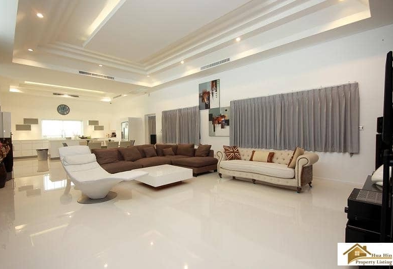 Modern Smart Villa Solar Energy