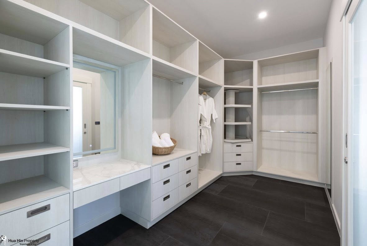 Black Mountain Villa Investment
