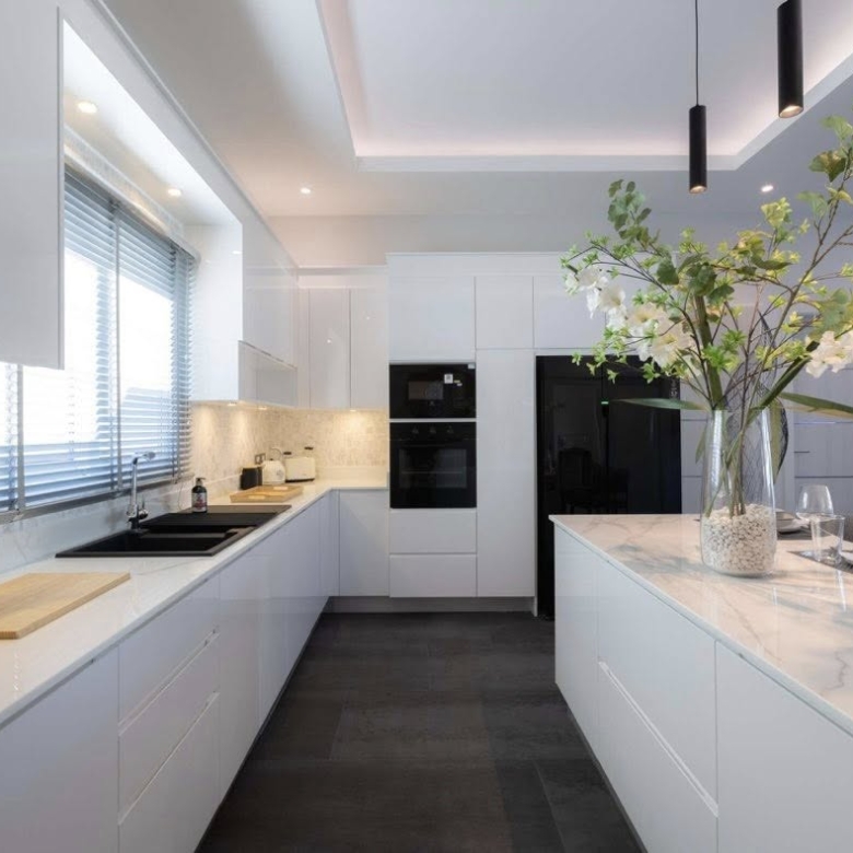 Villa Sales Near Black Mountain