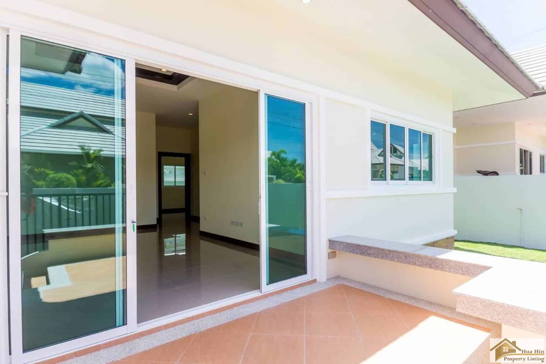 Gorgeous Emerald Valley Property Golf Course Villa Sales Hua Hin
