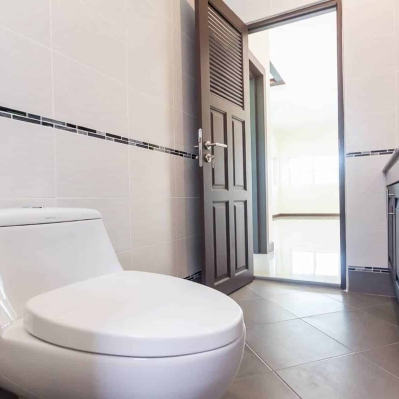 Upscale Villa Sales Near Golf Course