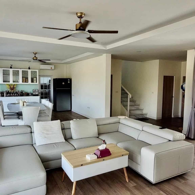 Lakefront Villa Premier Waterfront Living