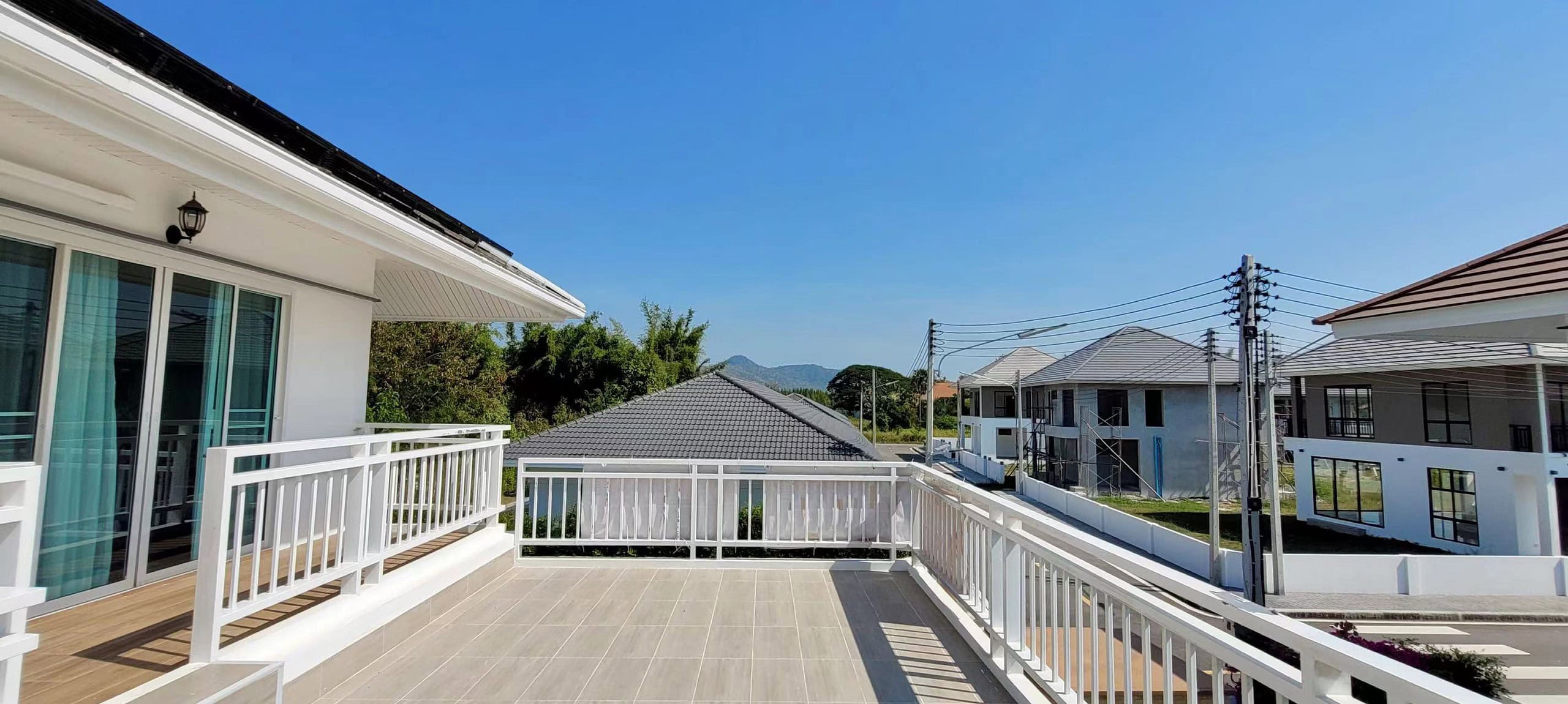Lakefront Property Premier Stunning Villa