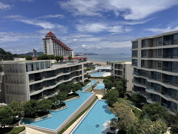 Fully Furnished Beachfront Condo Living Space