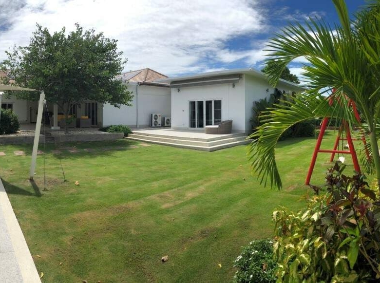 Fully Furnished Luxury Pool Villa For Sale in Hua Hin Town Center