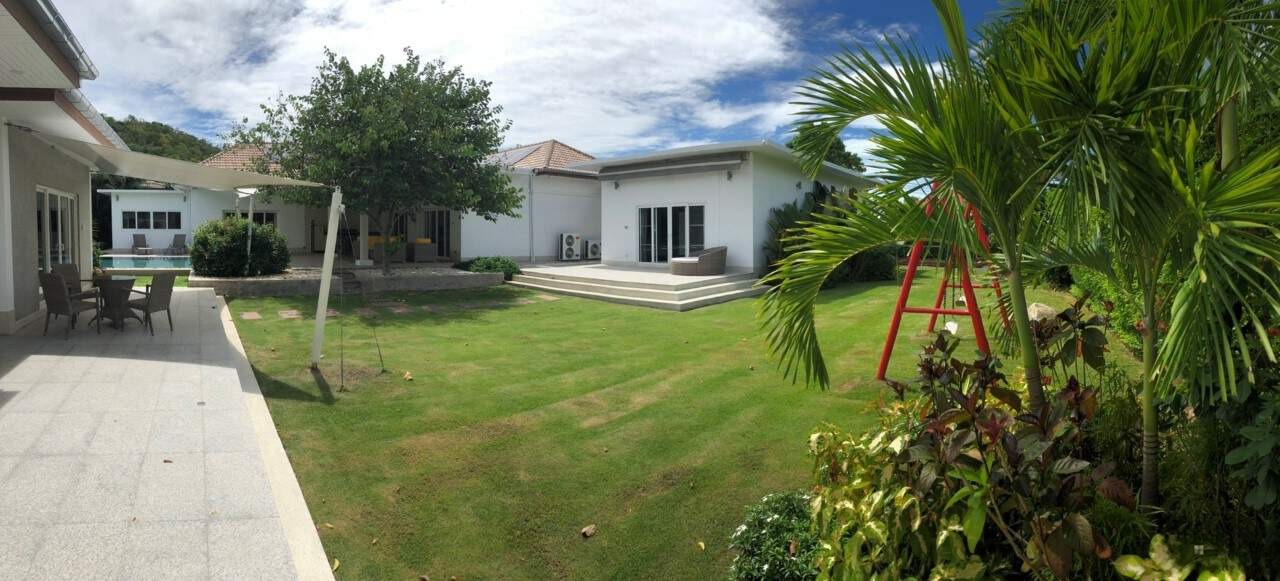 Fully Furnished Luxury Pool Villa For Sale in Hua Hin Town Center