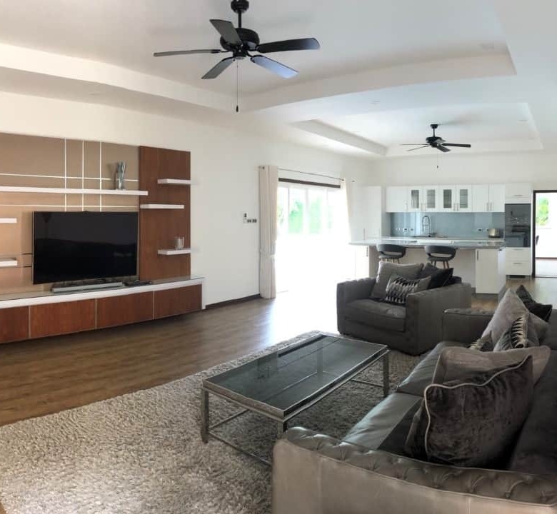 Fully Furnished Luxury Pool Villa For Sale in Hua Hin Town Center