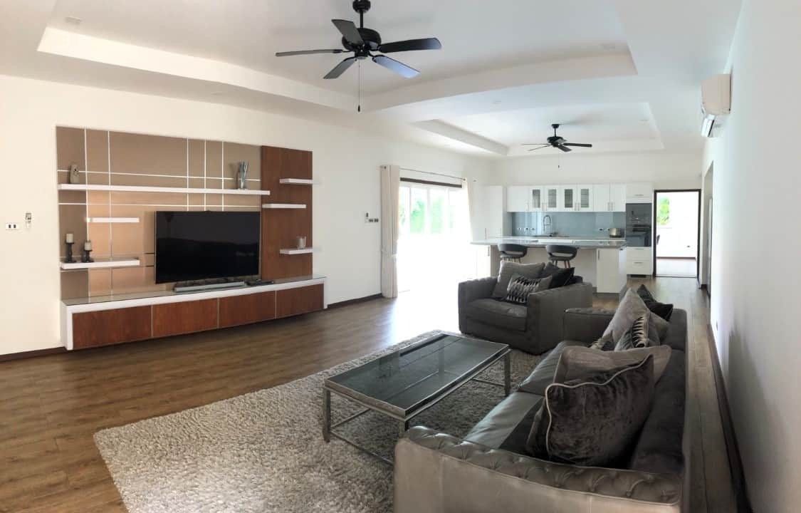 Fully Furnished Luxury Pool Villa For Sale in Hua Hin Town Center