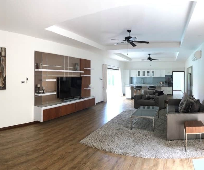 Fully Furnished Luxury Pool Villa For Sale in Hua Hin Town Center