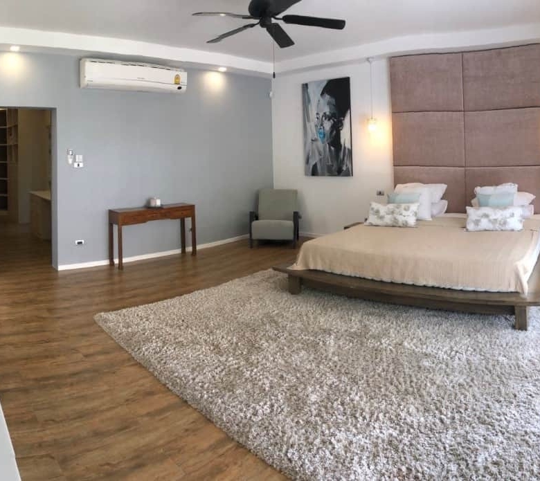 Fully Furnished Luxury Pool Villa For Sale in Hua Hin Town Center
