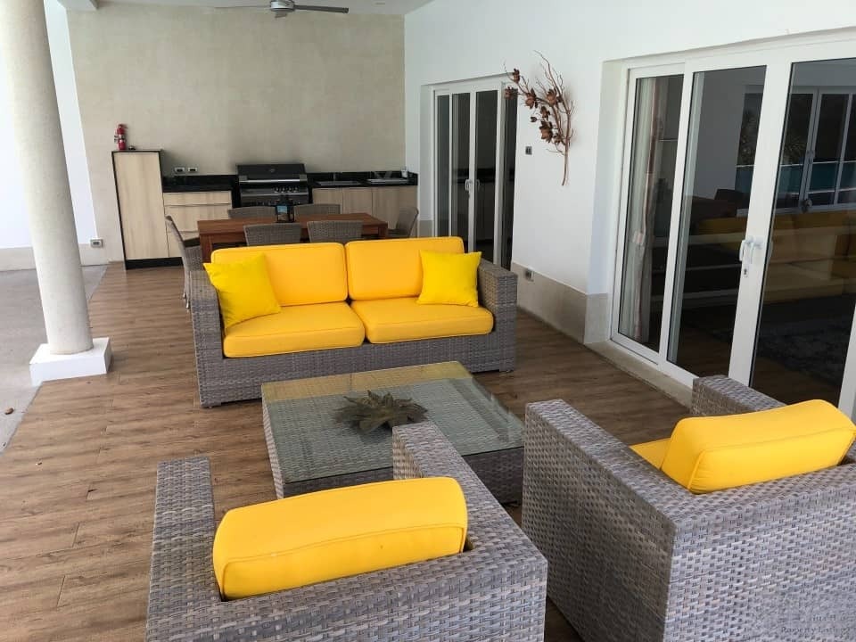 Fully Furnished Luxury Pool Villa For Sale in Hua Hin Town Center