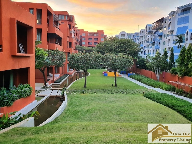 Hua Hin Top Floor Beachfront Living