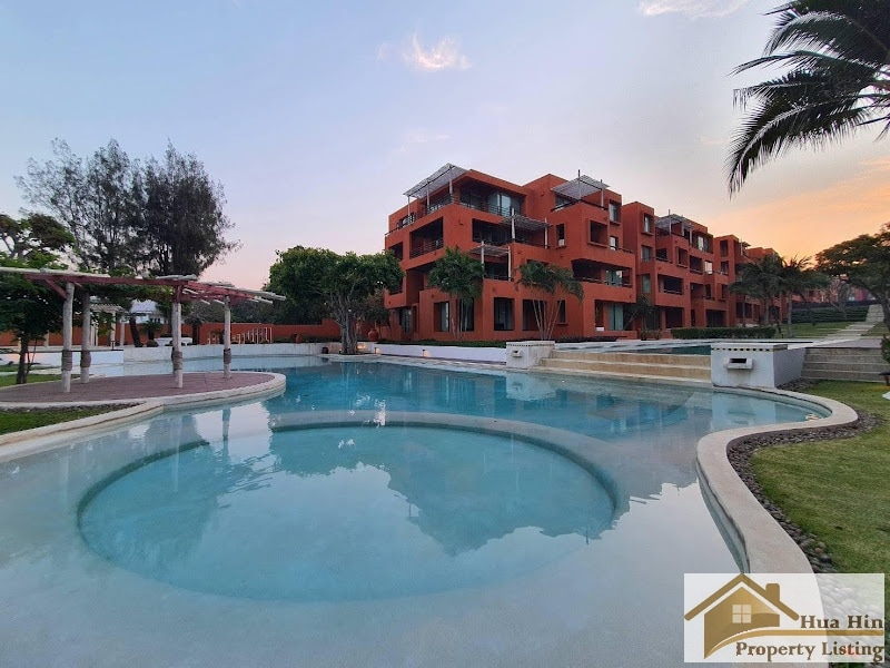Spacious Top Floor Sea View Condo