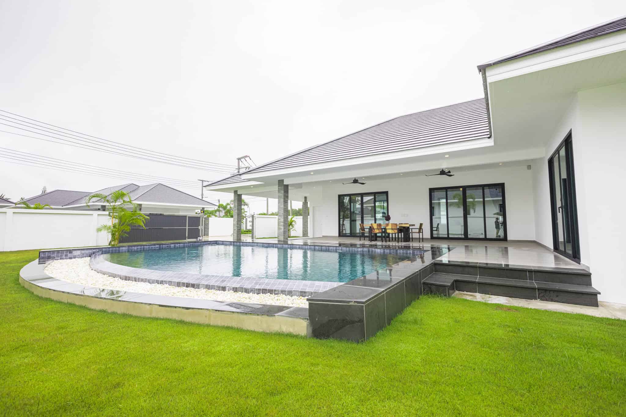 Beautiful Pool Villa Resort Style Living Black Mountain Villa Highland Estate