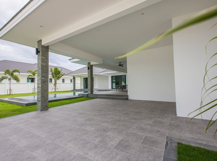 Black Mountain Pool Villa Community