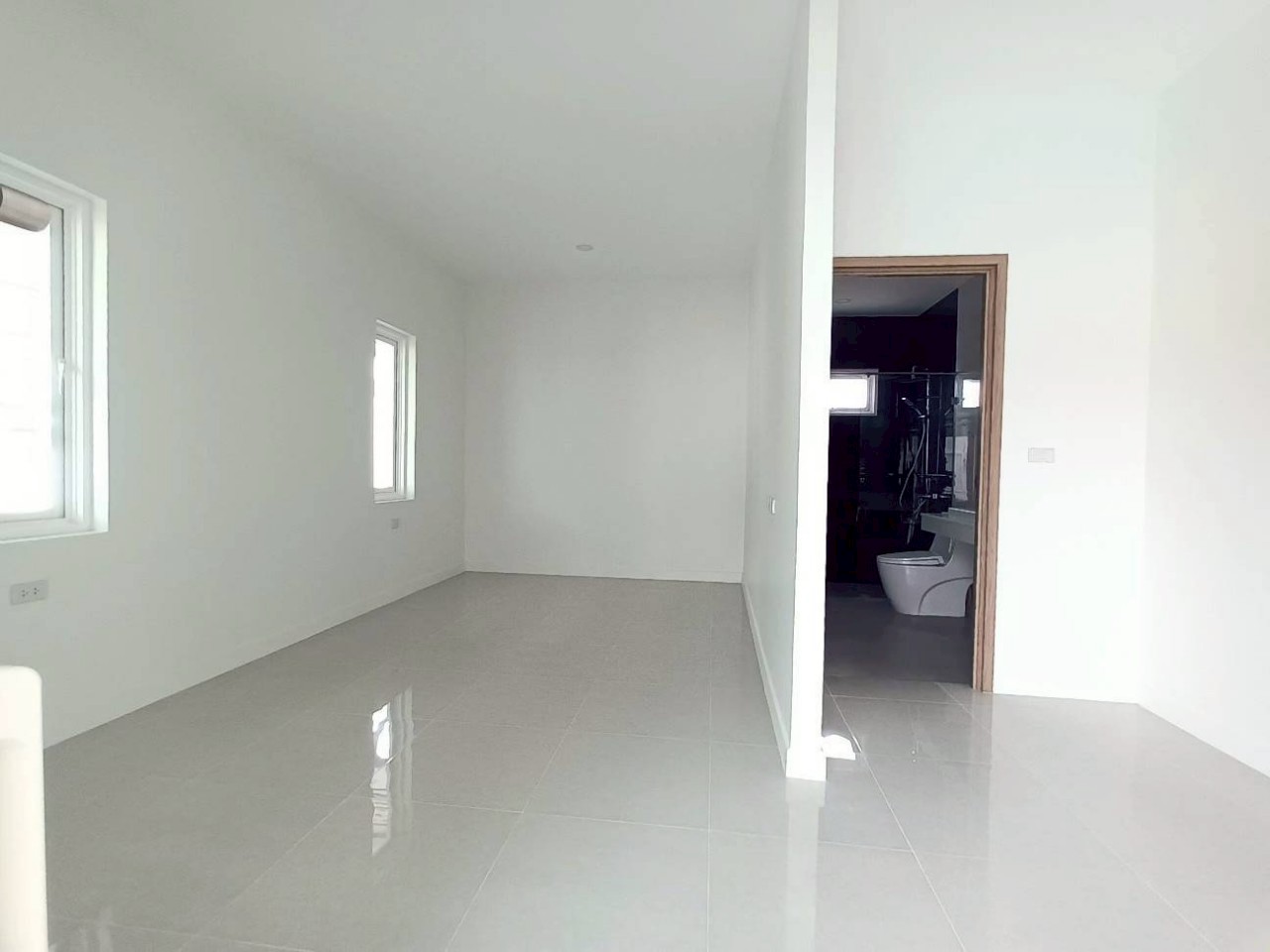 Modern Villa Swimming Pool Contemporary Amenities