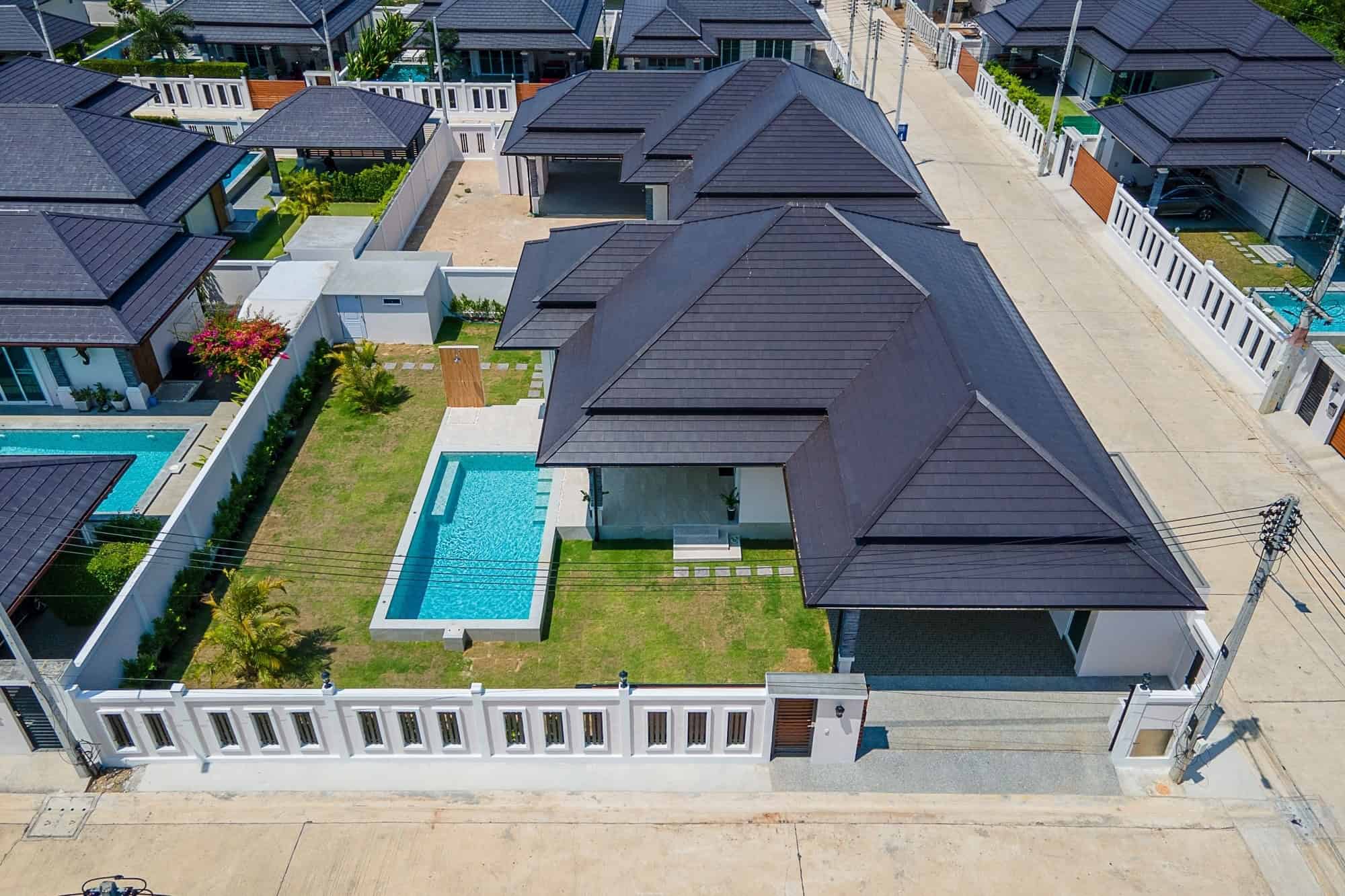 Luxury Villa with Swimming Pool for Sale Luxurious Grand Hills House Private Pool Sale