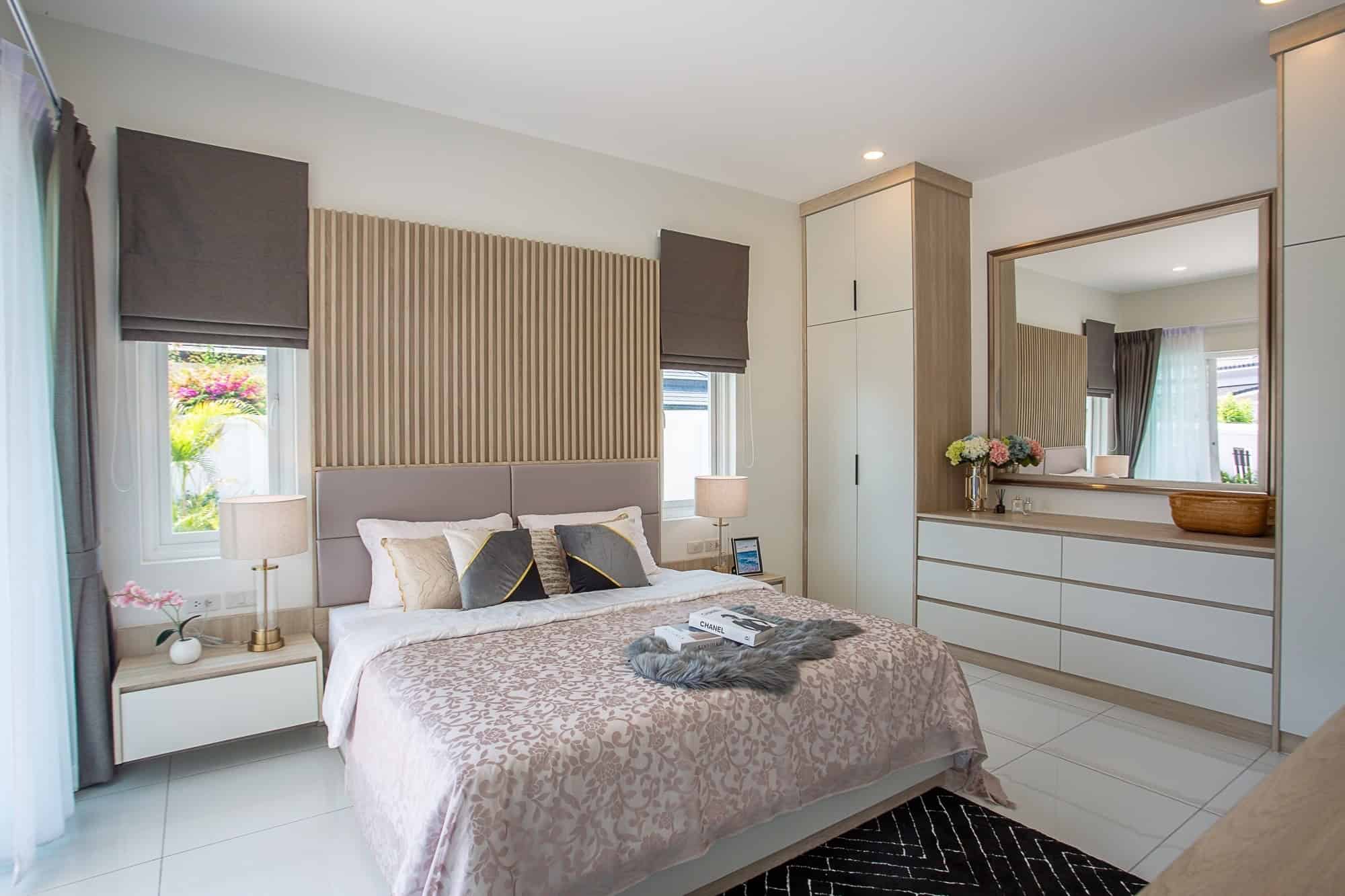 Modern Villa with Outdoor Pool for Sale Grand Hills Elegant House Swimming Pool