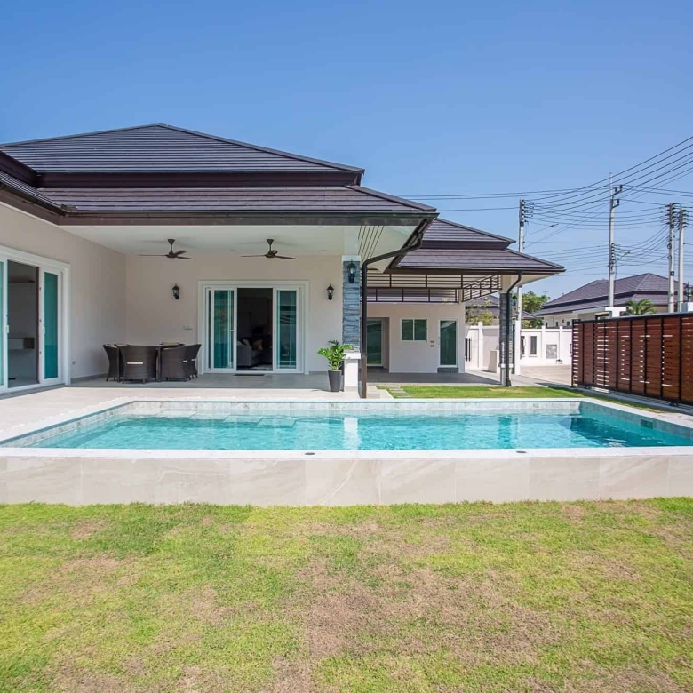 Grand Hills Luxury House Pool Garden Views