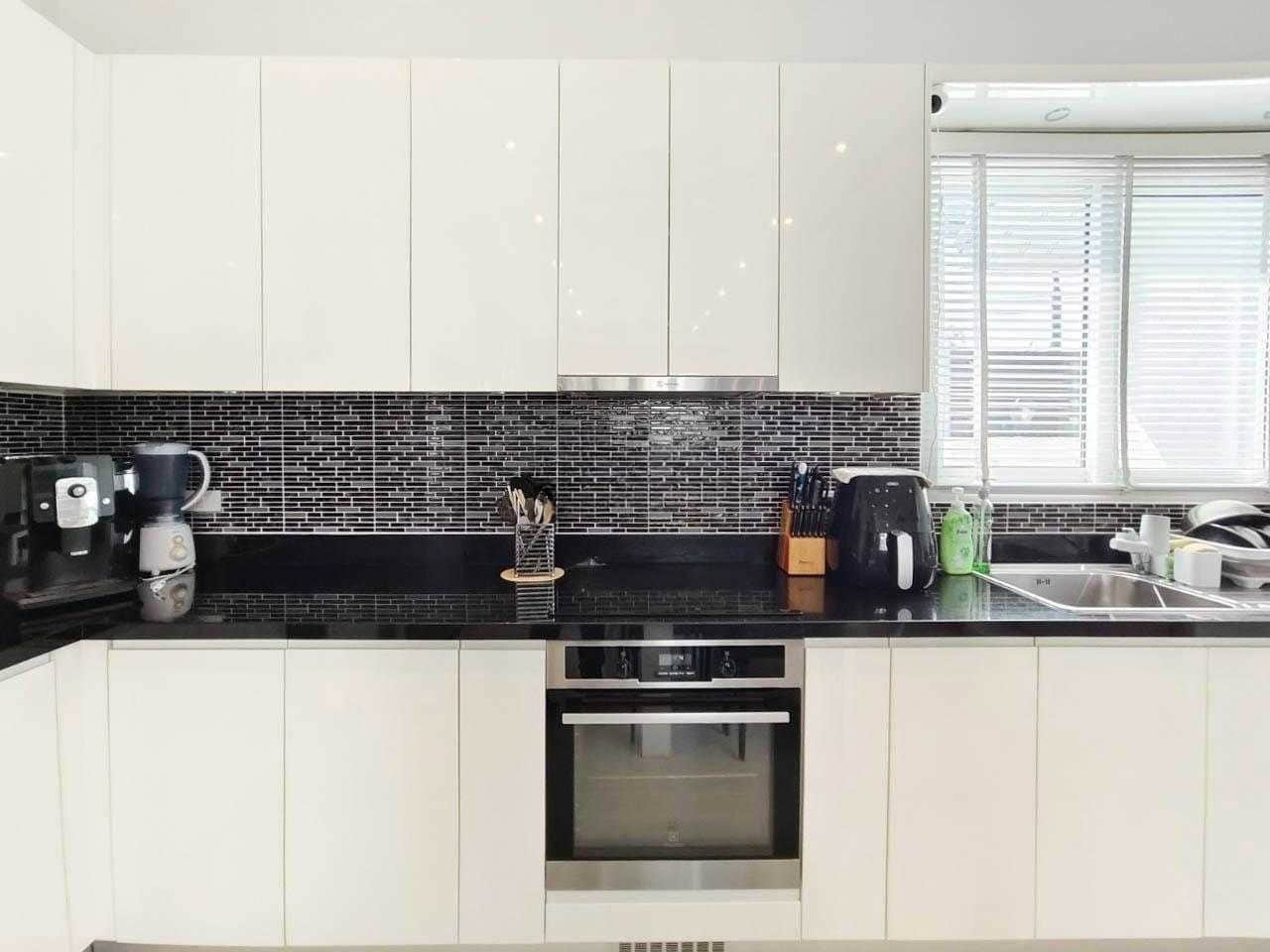 Spacious Villa Smart House Valley Development