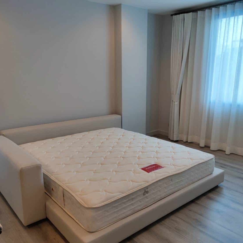 Makro District Ocean View Condo