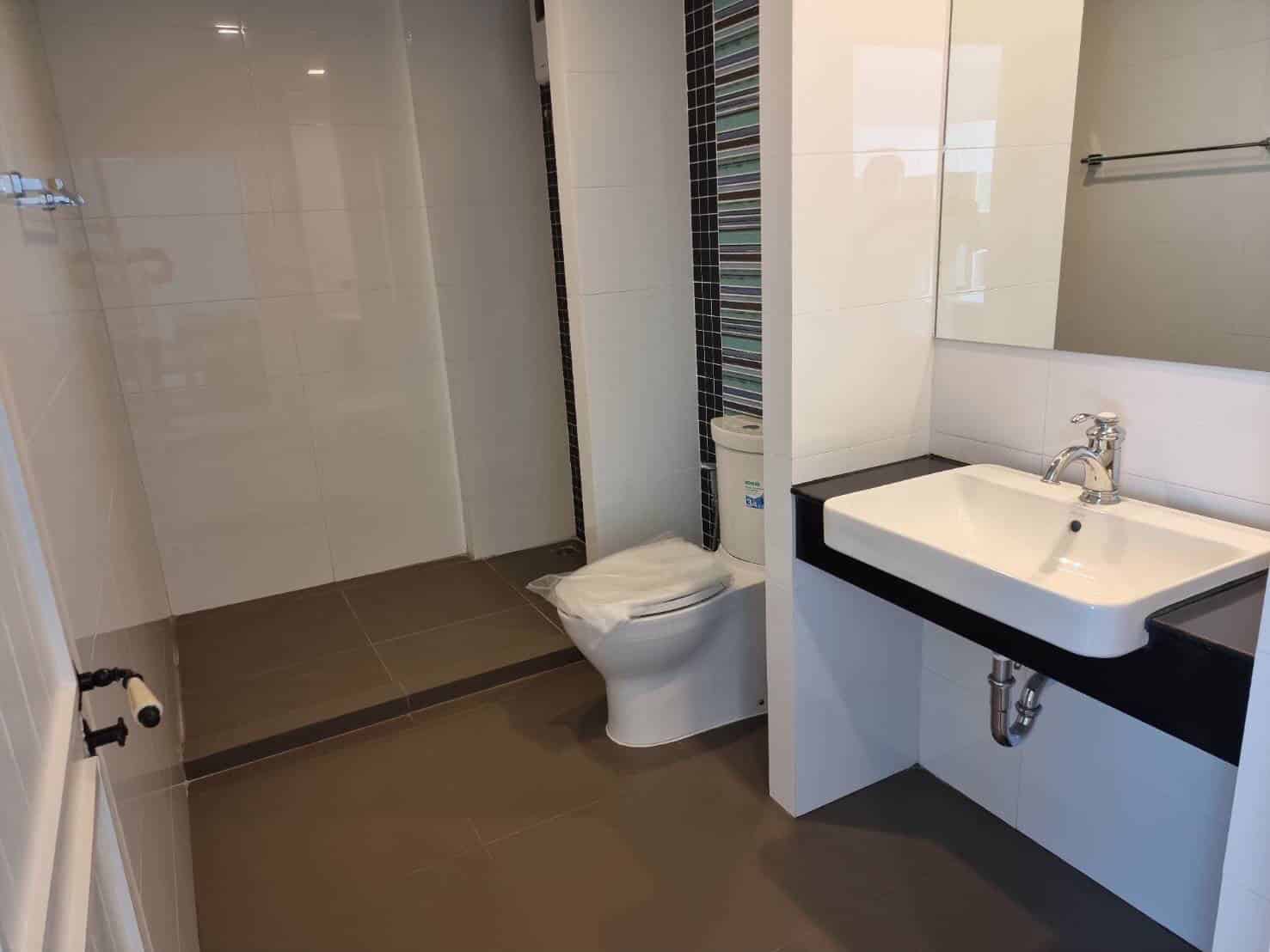 Modern Beachfront Hua Hin Condo Beachfront Condo Coastal Living