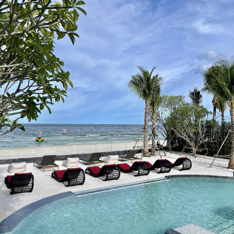 Luxury Beach Condo Rooftop Deck