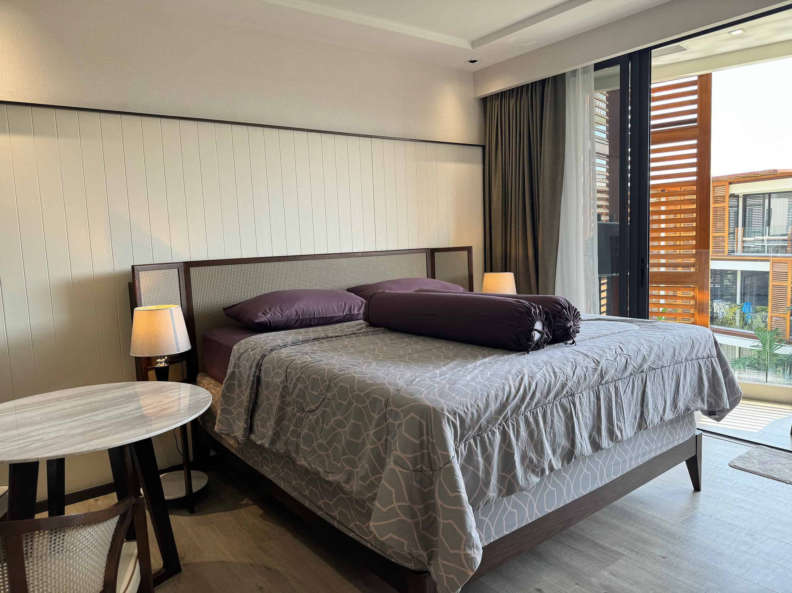 Inviting Condo Sales Beachside Intercontinental Residences Meeting Room Conference