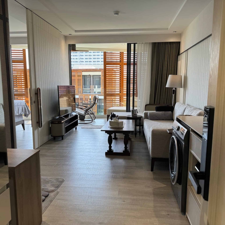Luxury Freehold Beachfront Condo in Hua Hin for Sale at Intercontinental Residences
