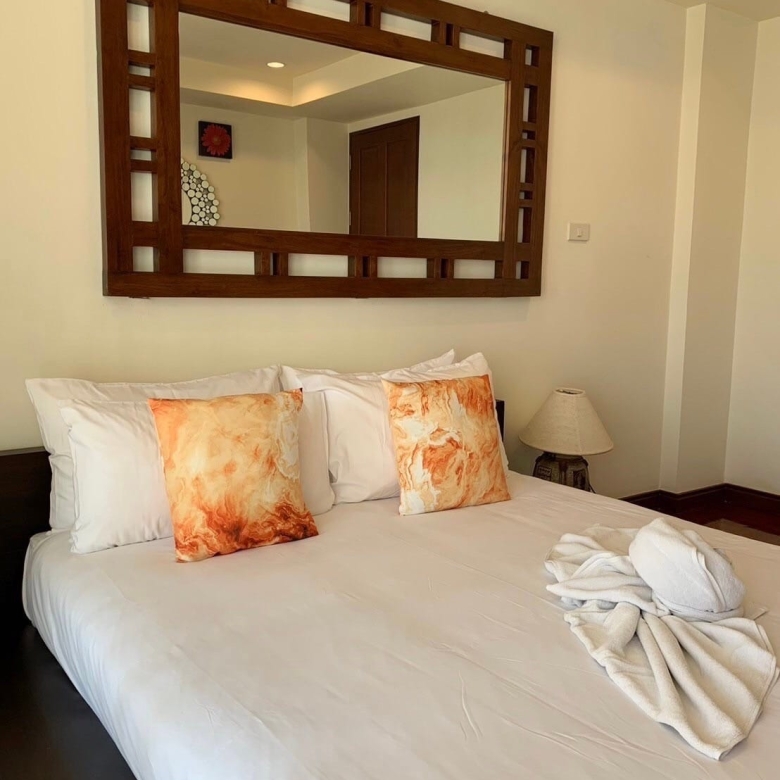 Elegant Condo Spectacular Mountain Views