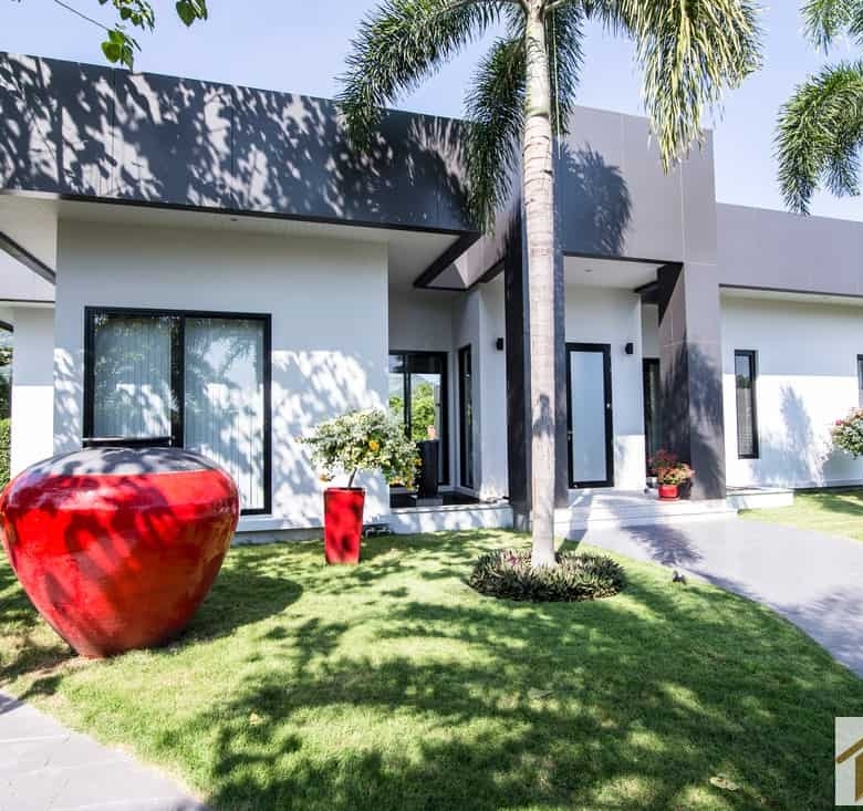 Modern minimalistic villa Hua Hin luxury living